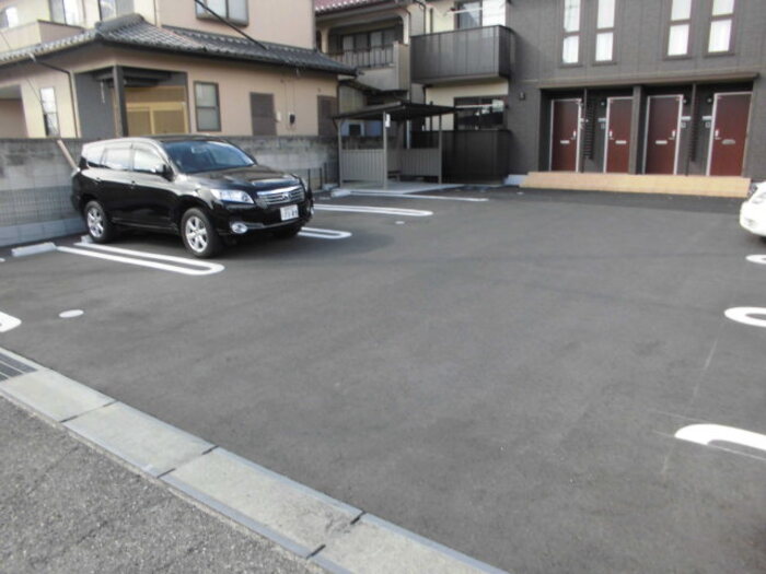 16/23 駐車場