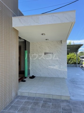 25/30 エントランス