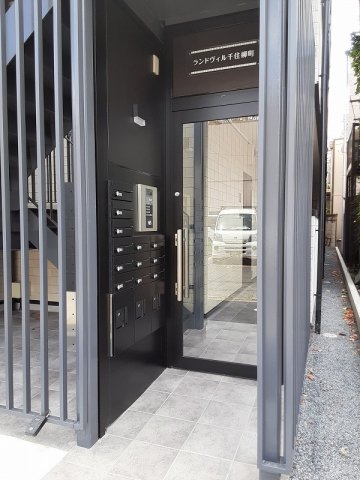 26/30 エントランス