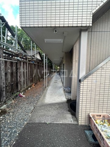 21/30 エントランス