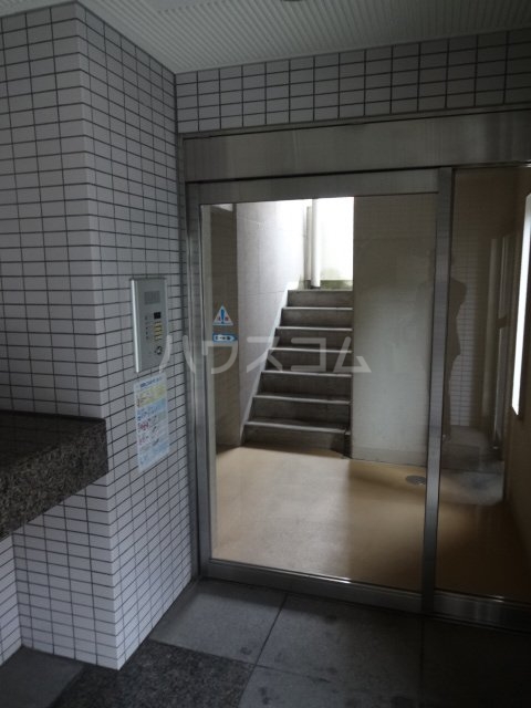 14/23 エントランス