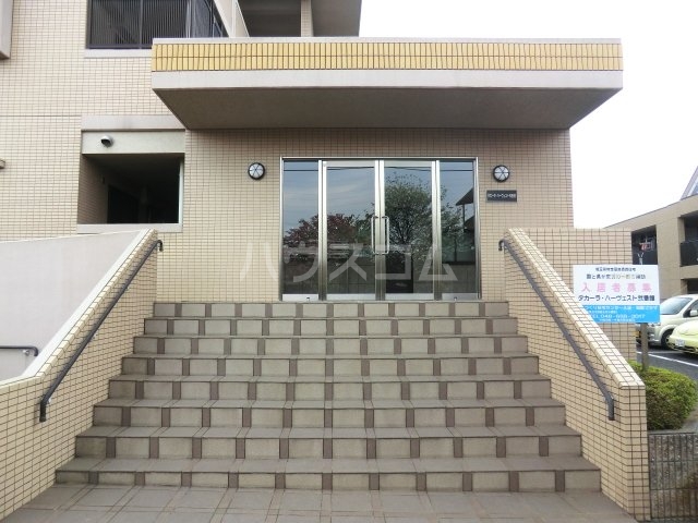 22/30 エントランス