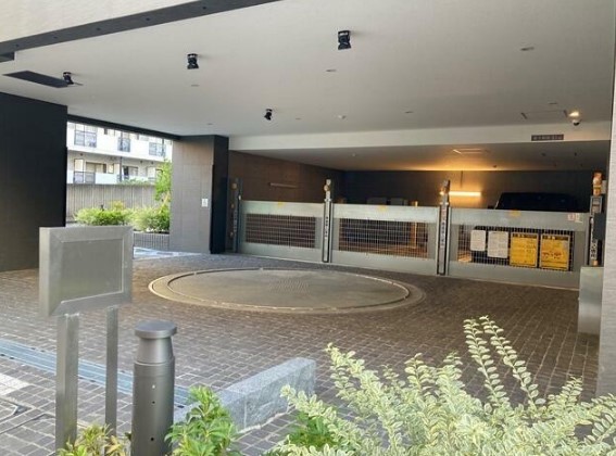 18/18 駐車場