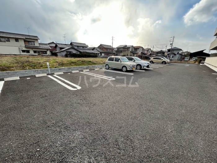 19/23 駐車場