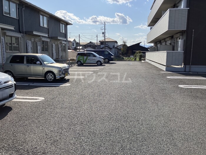 20/23 駐車場