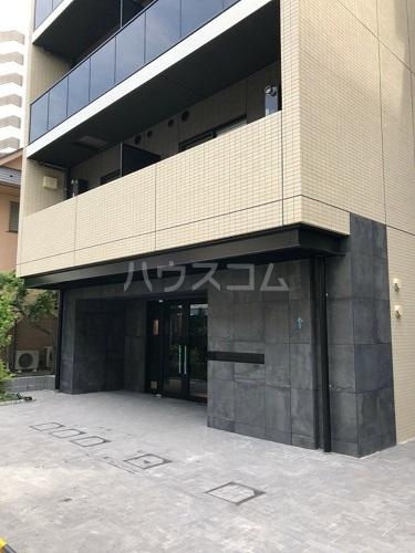 28/30 エントランス