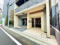 16/19 エントランス