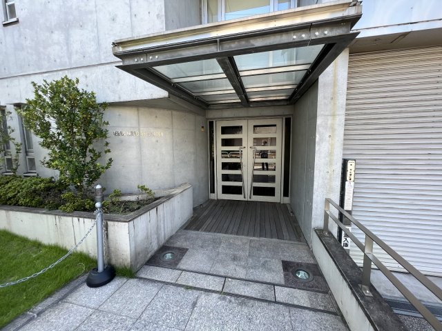 21/26 エントランス