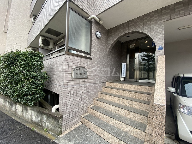 21/26 エントランス