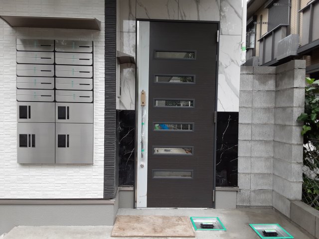 25/30 エントランス