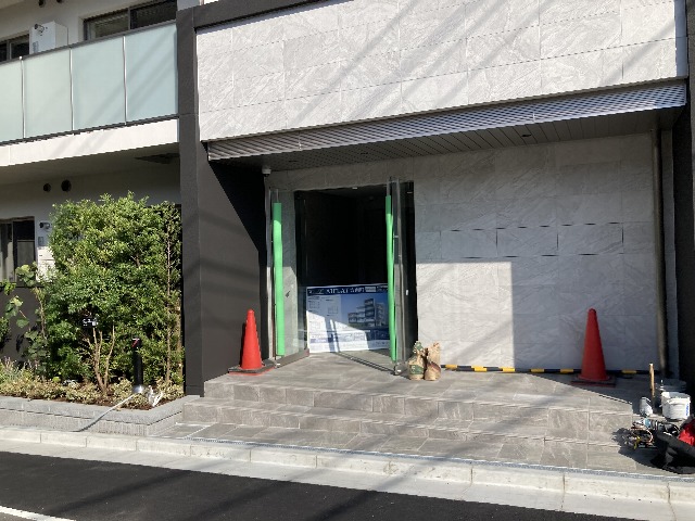 13/23 エントランス