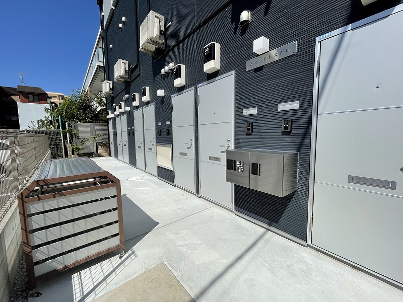 24/30 エントランス