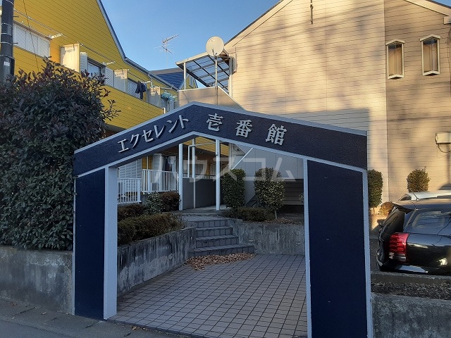 17/19 エントランス