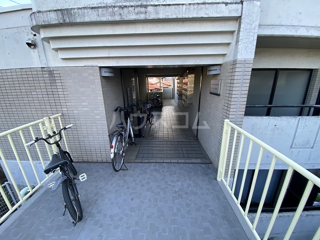 19/24 エントランス