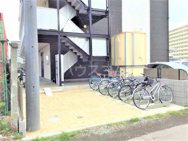 16/21 エントランス