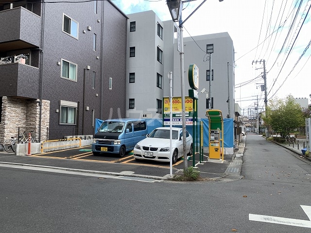 22/28 駐車場