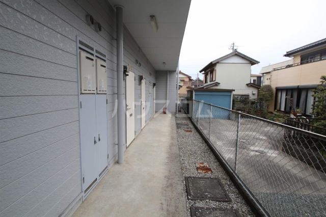 18/28 エントランス