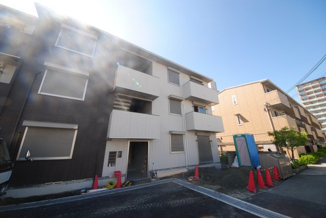 23/30 エントランス