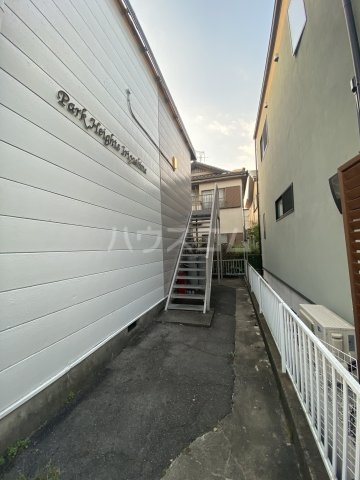 28/30 エントランス