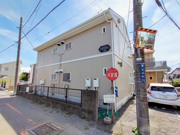 23/30 エントランス