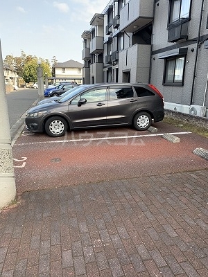 27/30 駐車場