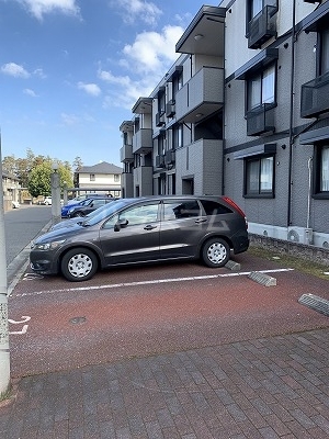 28/30 駐車場