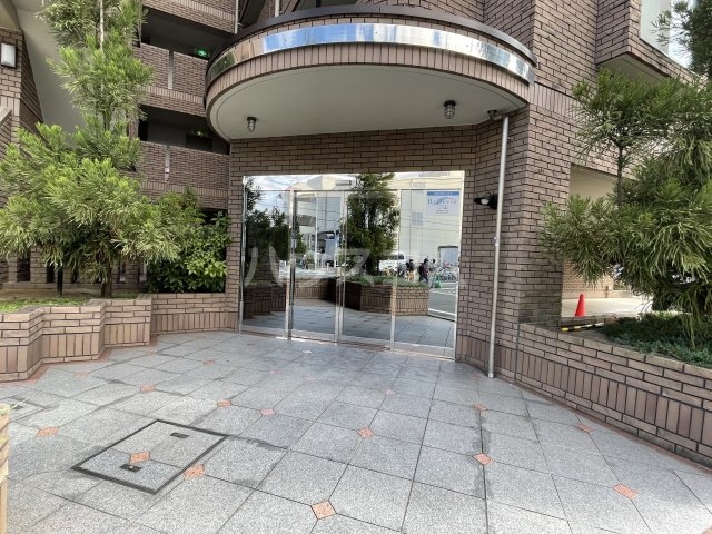 21/25 エントランス