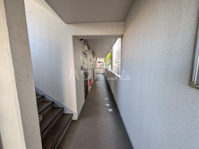 25/30 エントランス