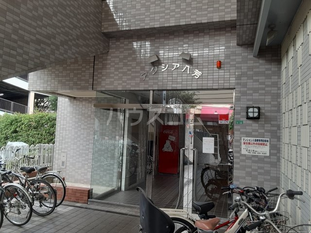 28/30 エントランス