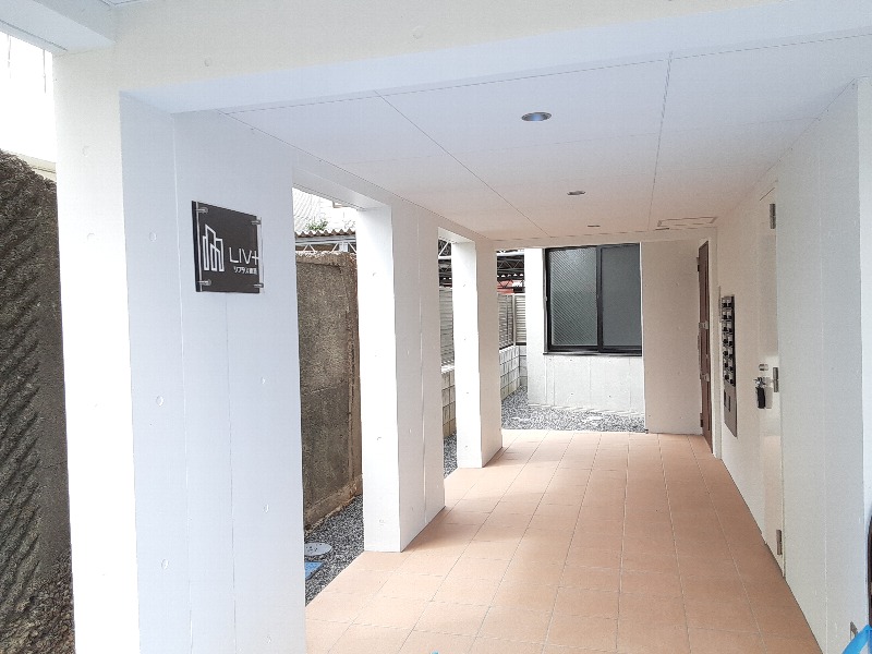 25/30 エントランス