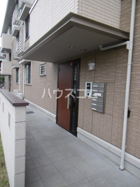 25/30 エントランス