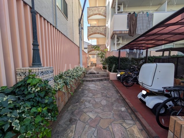 18/21 エントランス