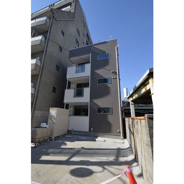 14/16 エントランス