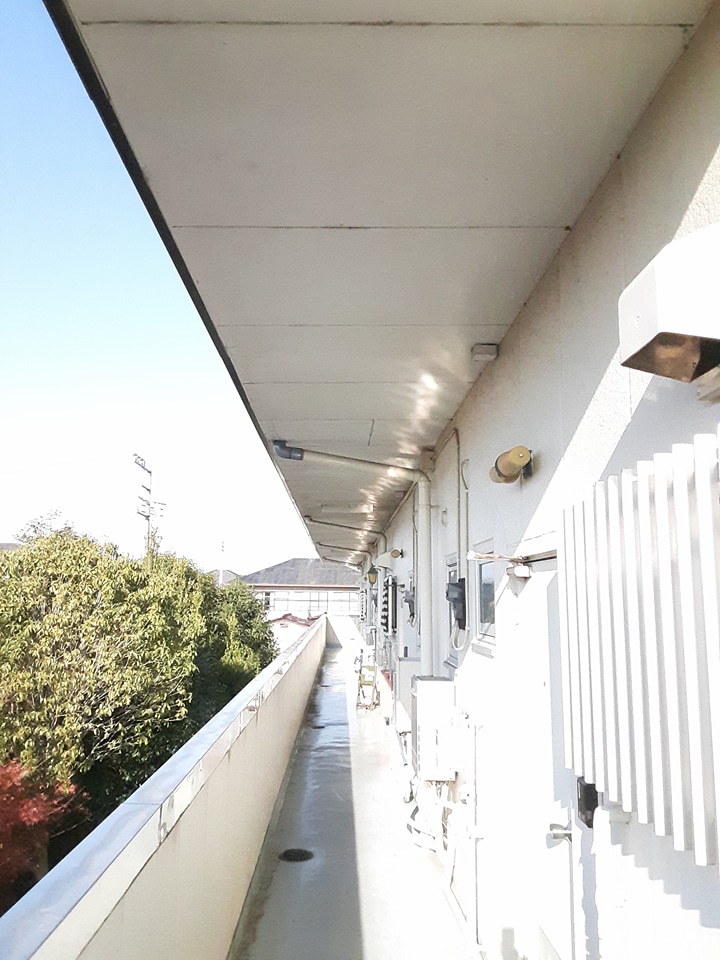 19/30 エントランス