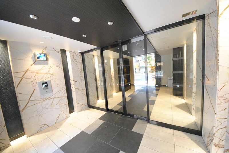 16/26 エントランス