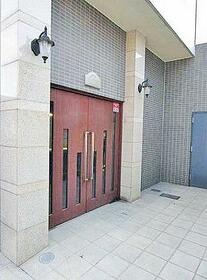 16/25 エントランス