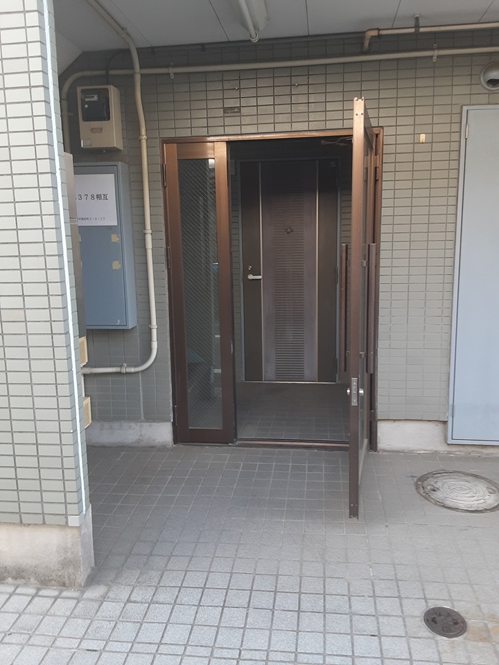 2/3 エントランス