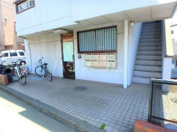 24/29 エントランス