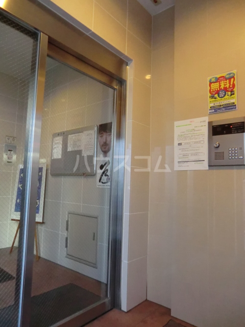 17/26 エントランス