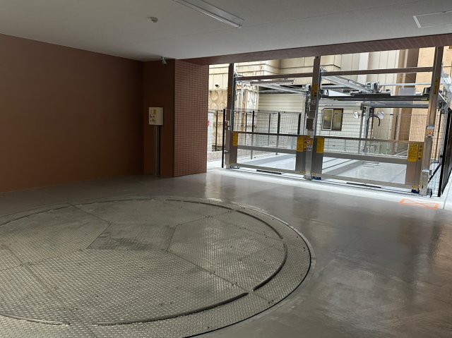 14/23 駐車場