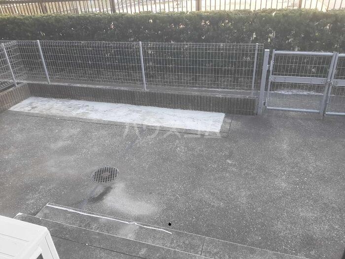 25/26 駐車場