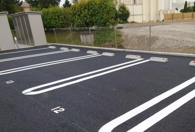 25/26 駐車場