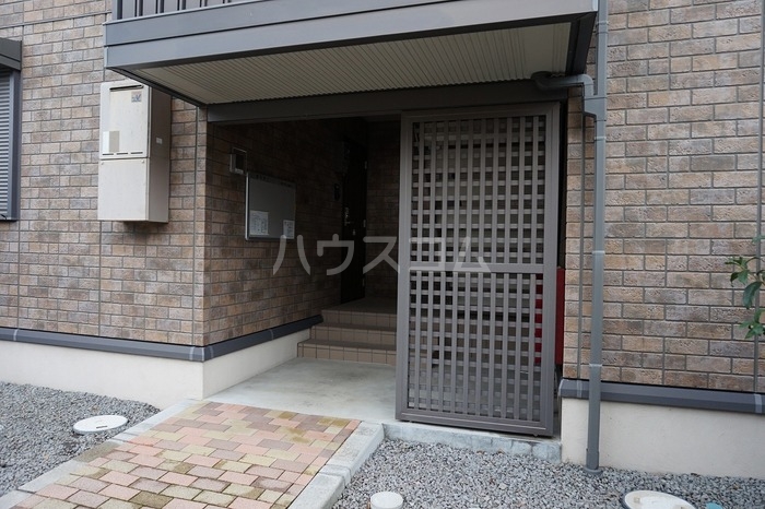 18/23 エントランス