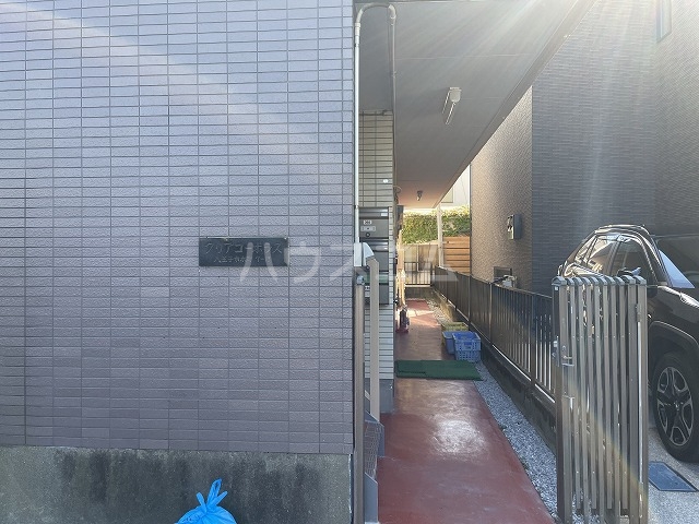 21/29 エントランス