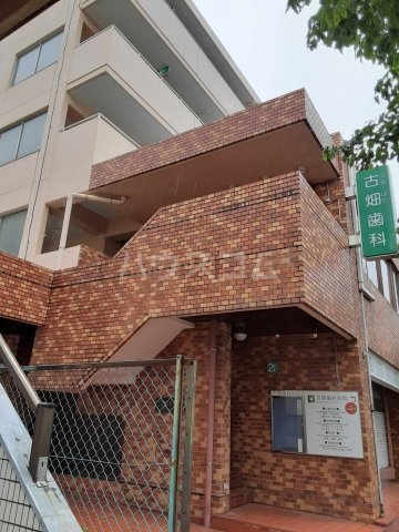 20/30 エントランス