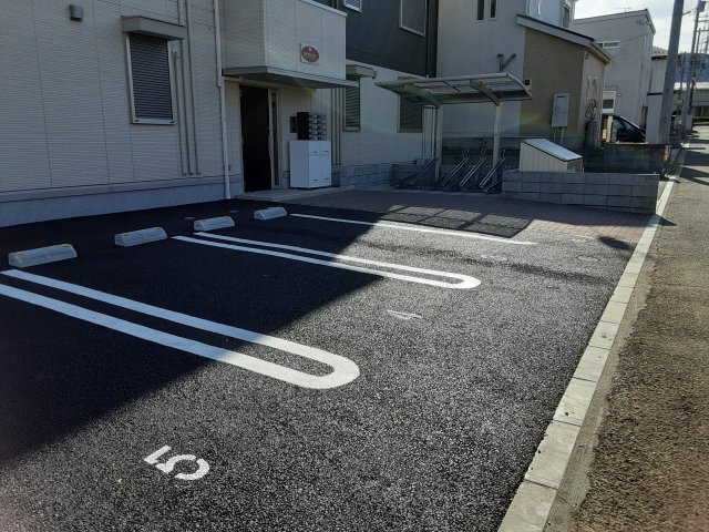 26/30 駐車場