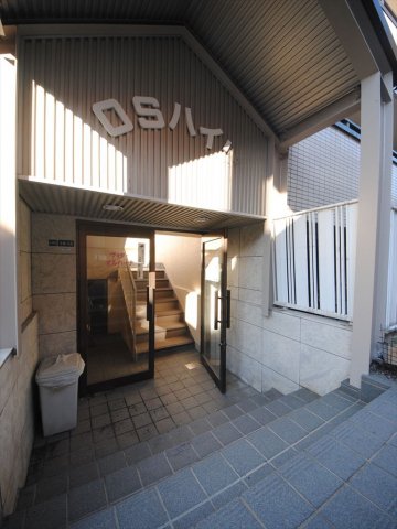 21/26 エントランス