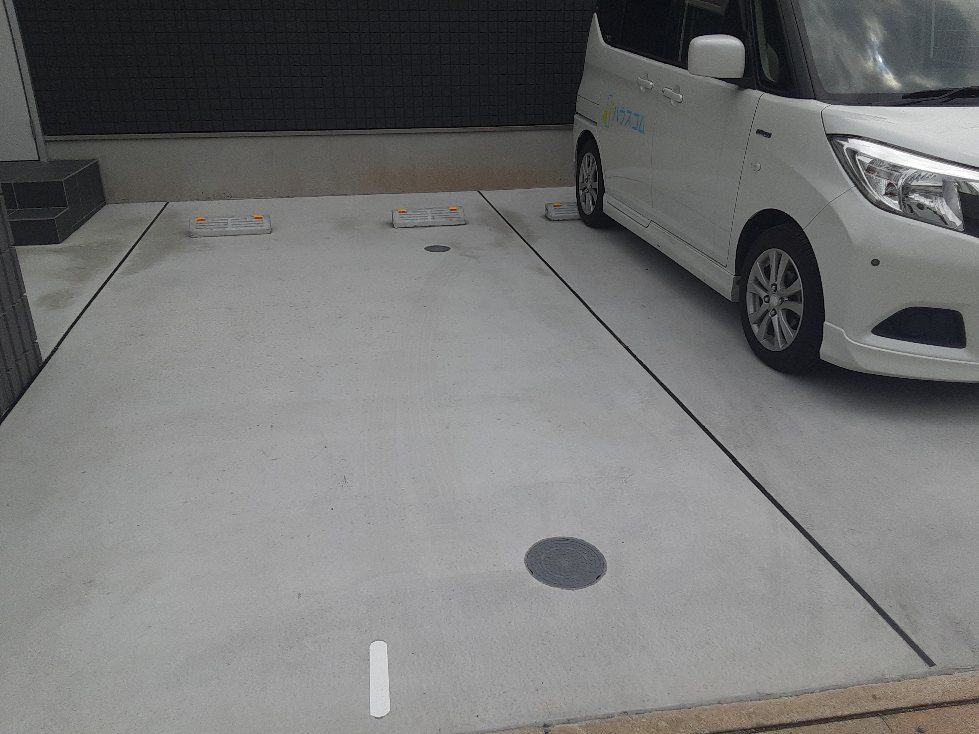 28/30 駐車場