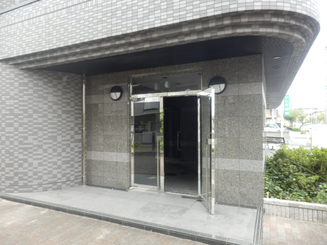 26/30 エントランス