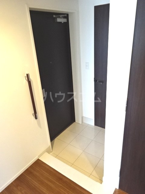 13/26 玄関